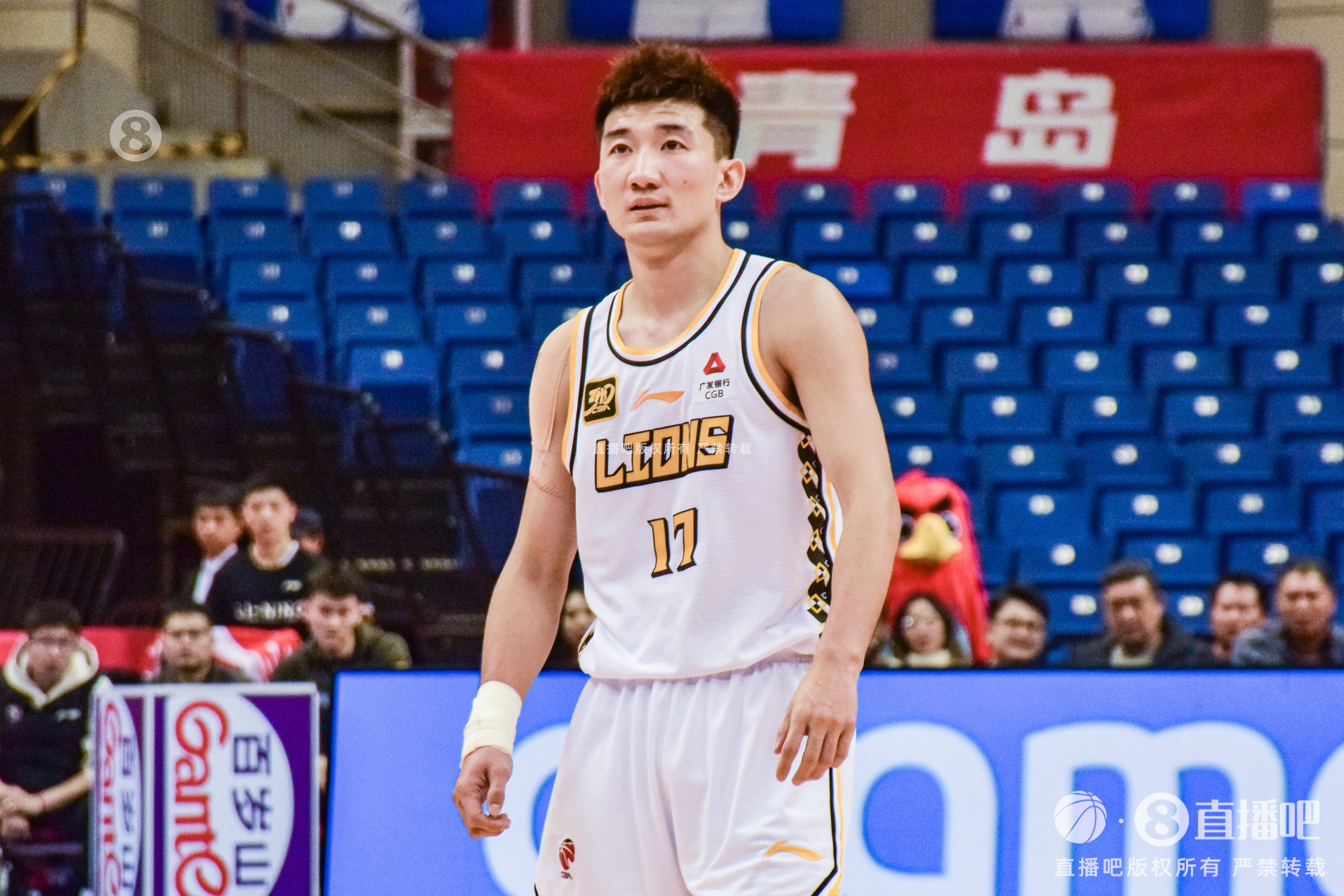 24-25CBA常规赛助攻榜：多米尼克-琼斯10.4助第一 孙铭徽本土称王